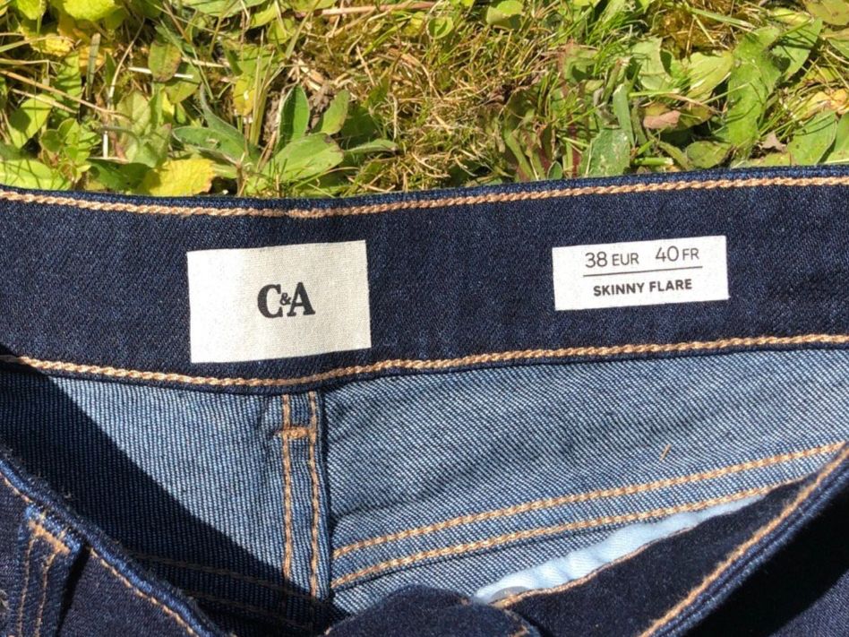 C&A Jeans: C&A Skinny Flare Jeans – Usato da Wädenswil venduto da Pixie_ 1