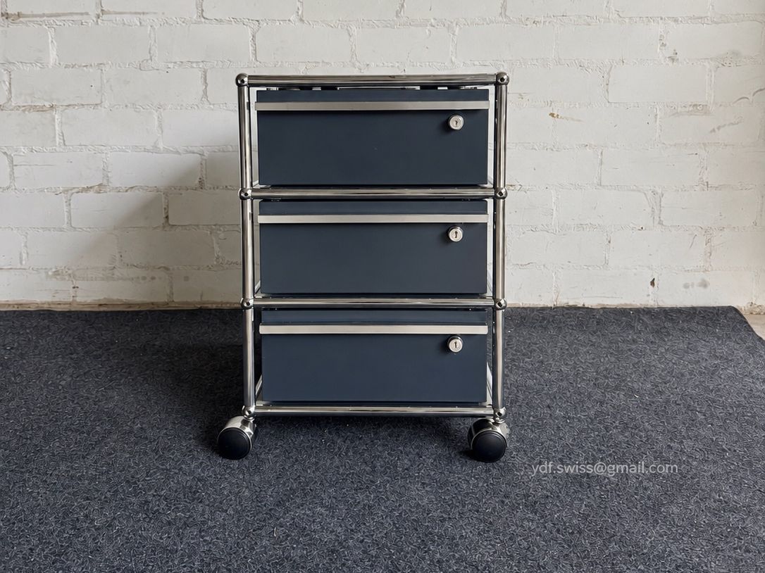 USM Korpus: USM Haller Korpus – Gebraucht aus Liestal von Design_Wardrobe