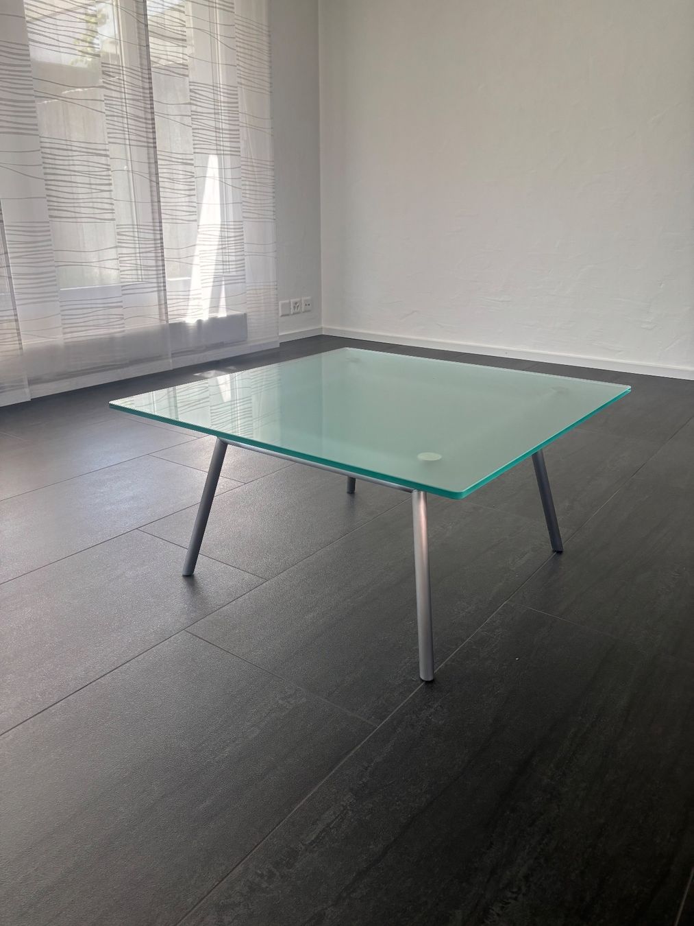 Tische: Glas- Salontisch 80x80x40 – Gebraucht aus Dänikon ZH von Simpam