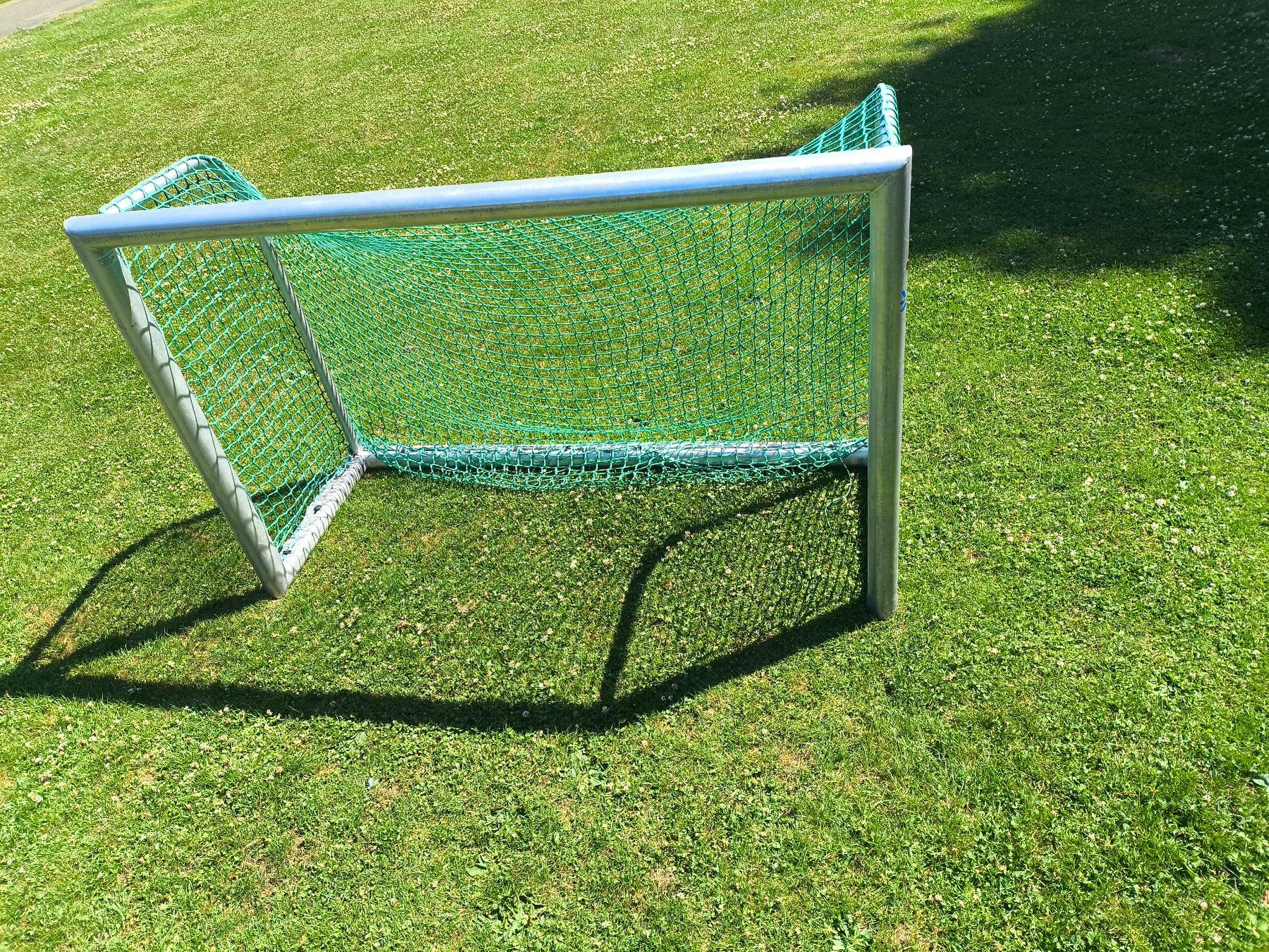 Fussball- & Hockeytore: 2 kleine Fussballtore – Gebraucht aus Schlatt ZH von gerrard17