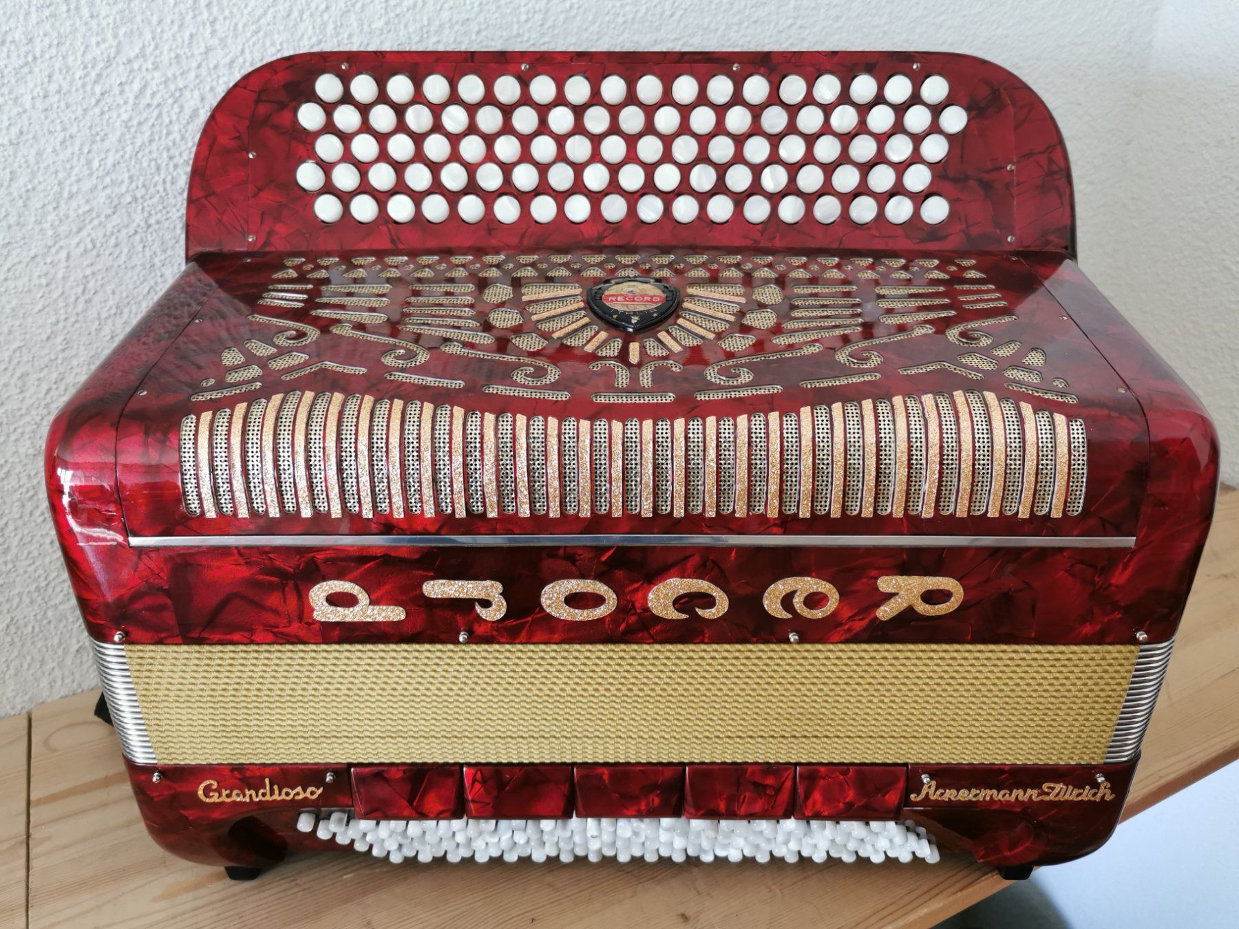 Musikinstrumente: AKKORDEON RECORD PIGINI GRANDIOSO – Gebraucht aus Volketswil von