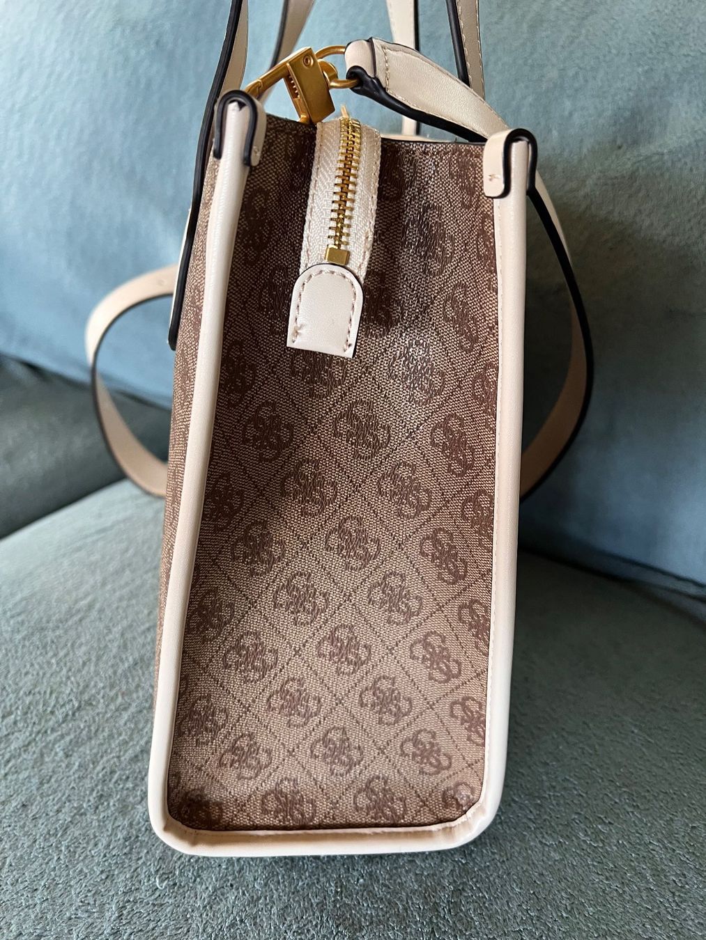 Guess Taschen für Damen: Guess Handtasche mit Schultergurt – Neu (gemäss Beschreibung) aus Appenzell von Folco 3