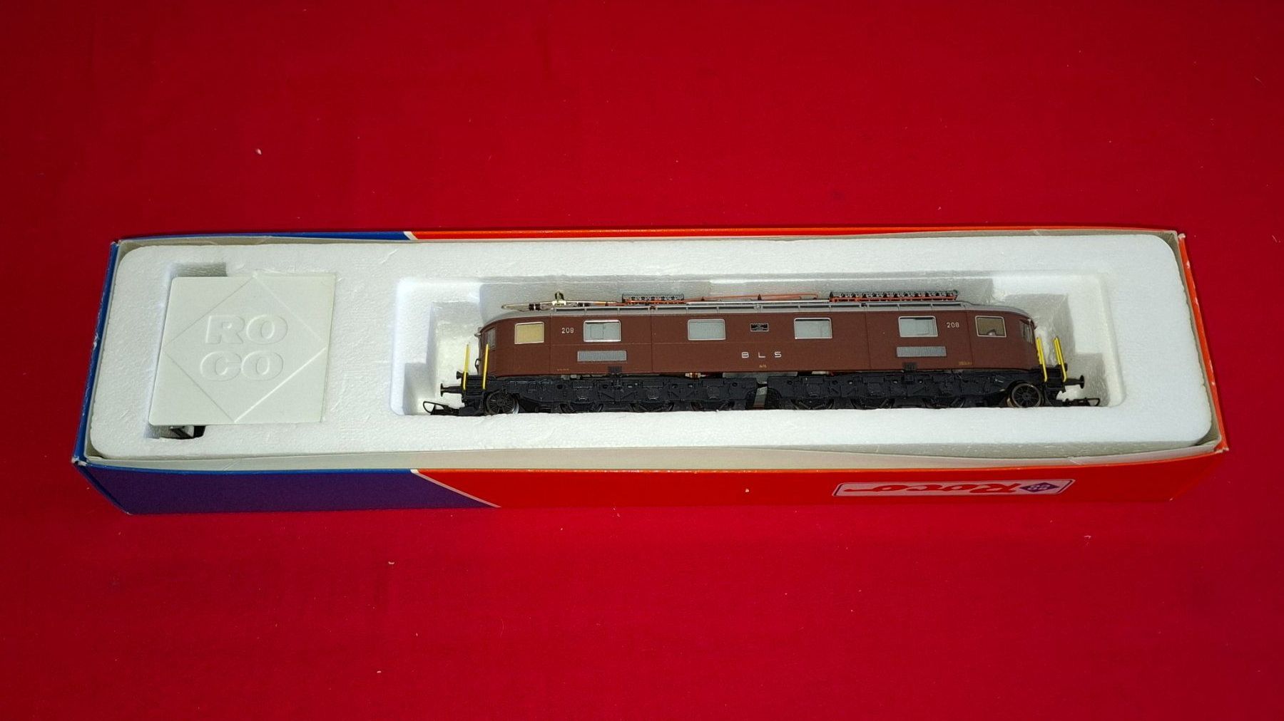 Roco Modellini di ferrovie: Roco : Ae 6/8 der BLS , AC, Digital – Nuovo (secondo la descrizione) da Märwil venduto da Siebenzipfel