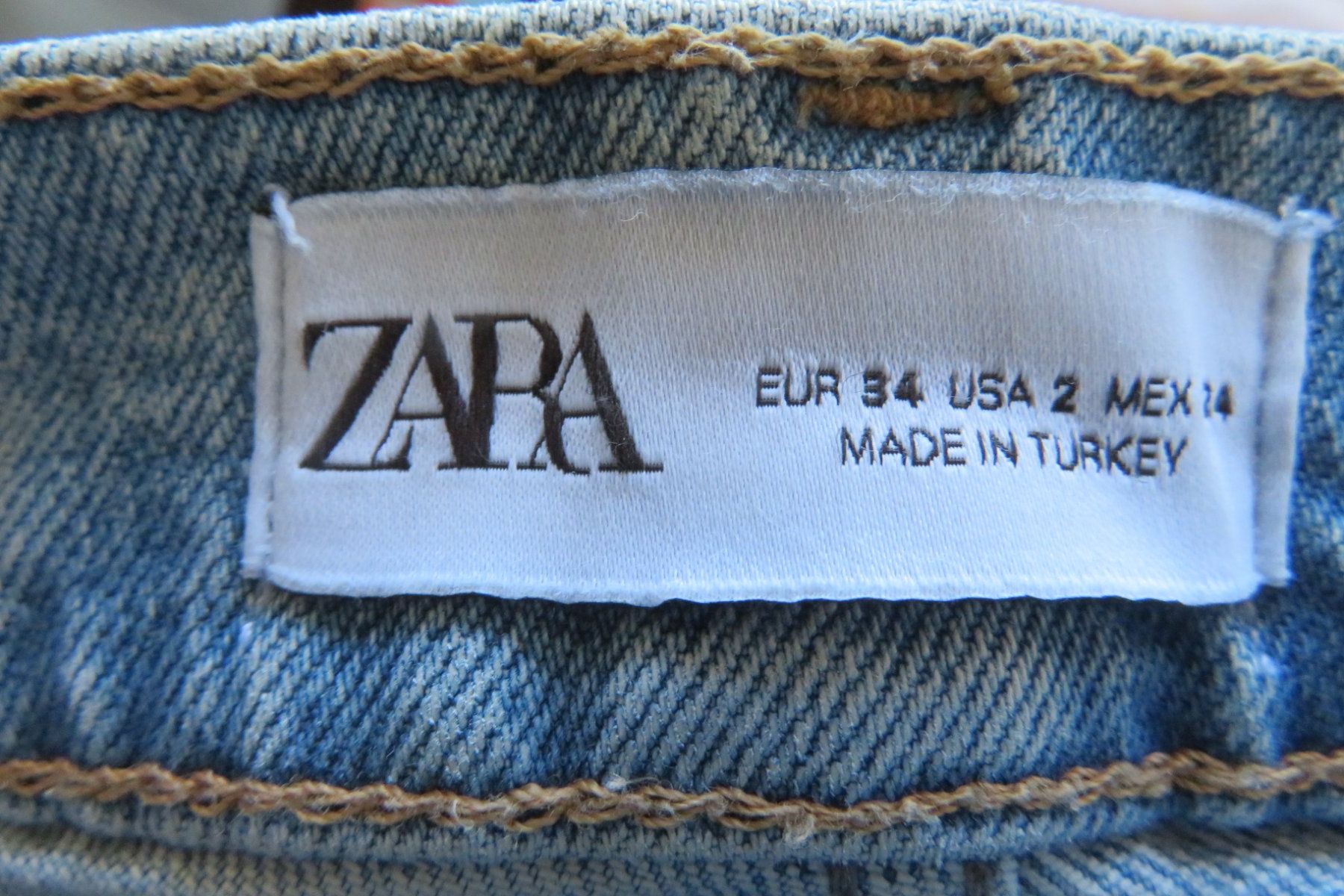 Zara Jeans: ZARA Jeans Grösse 34 – Usato da Wil ZH venduto da Tamagy 3