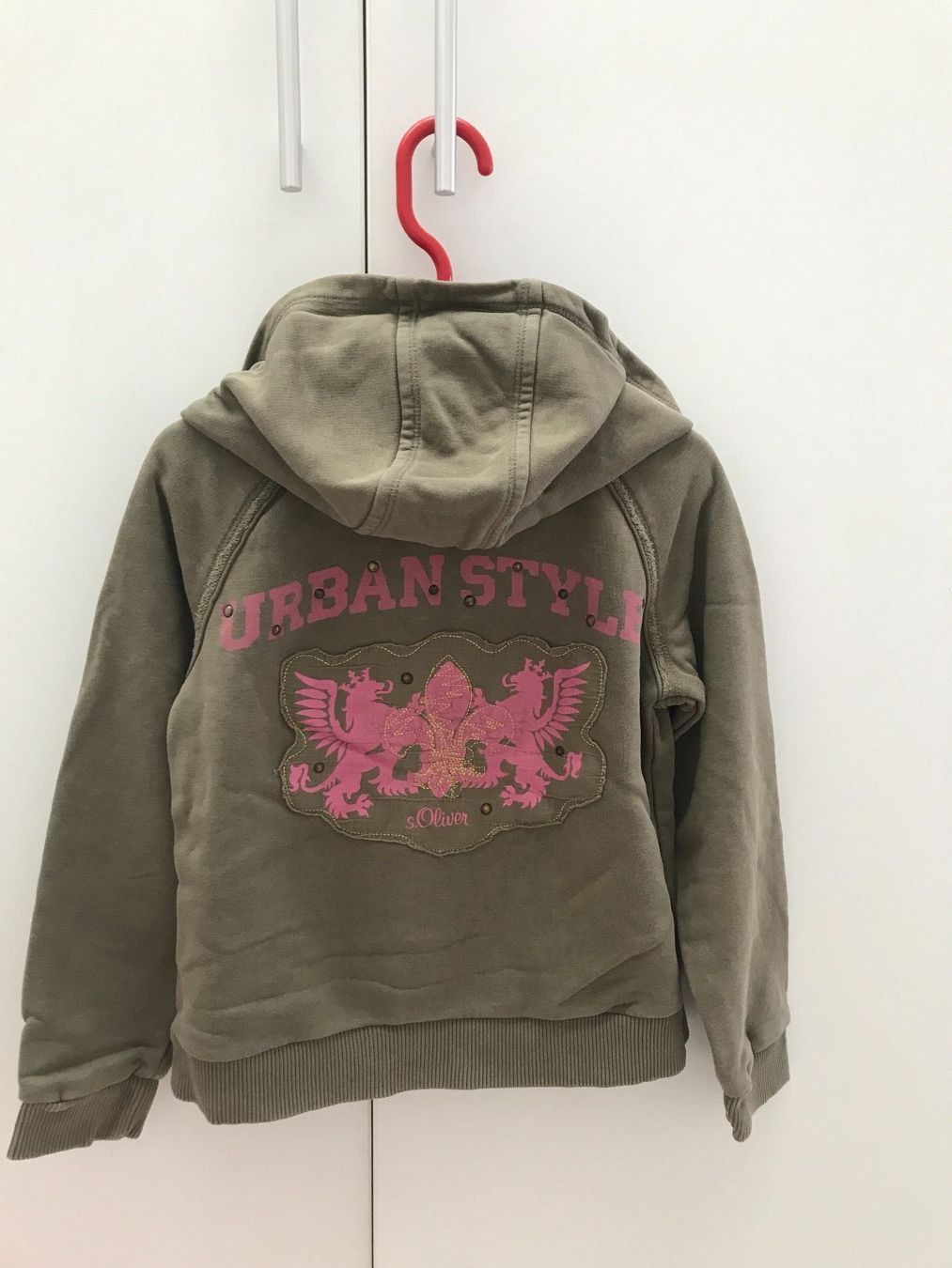Maglioni & Felpe: Sweatshirt/Pullover olivgrün Gr.128 – Usato da Wädenswil venduto da JJ15 1