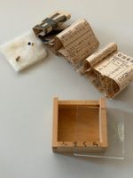 Japanische Miniatur-Szene im Holzkasten –Puppenhaus/Diorama