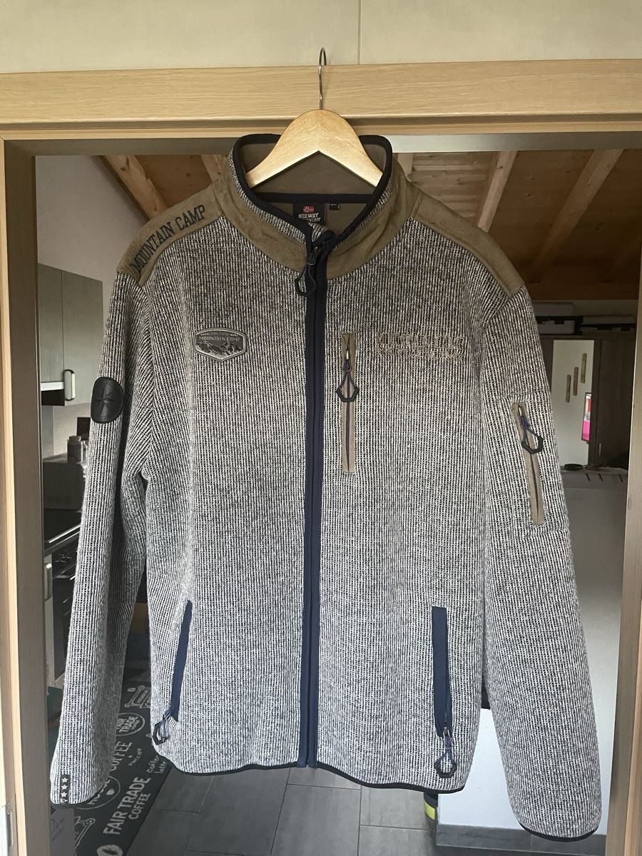 Vestes: Veste polaire Norway Mountain Camp – Neuf (Voir description) à Fully par thg_dcv9