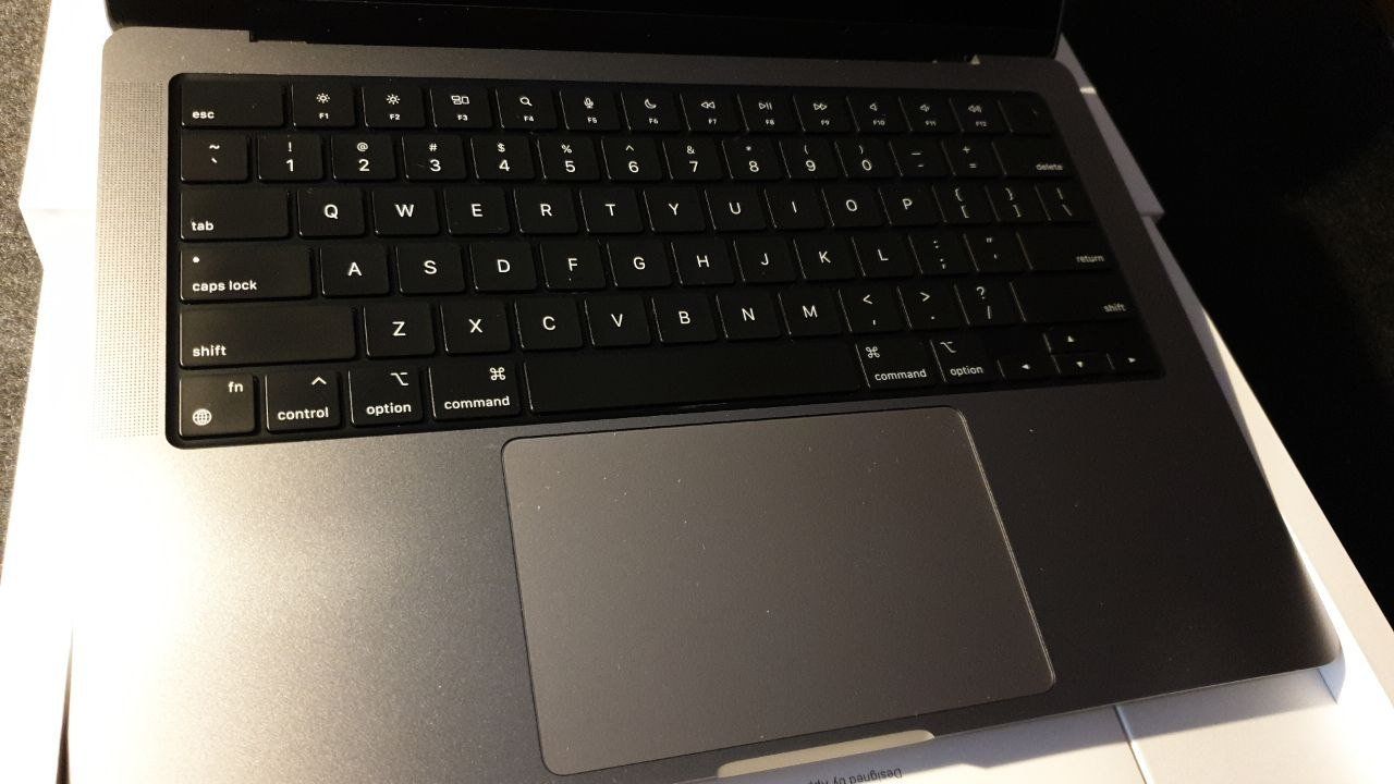 Apple Notebook: Macbook Pro 14" M1 Max 64GB 1TB US keyb – Usato da Feusisberg venduto da mon_2q8m 2