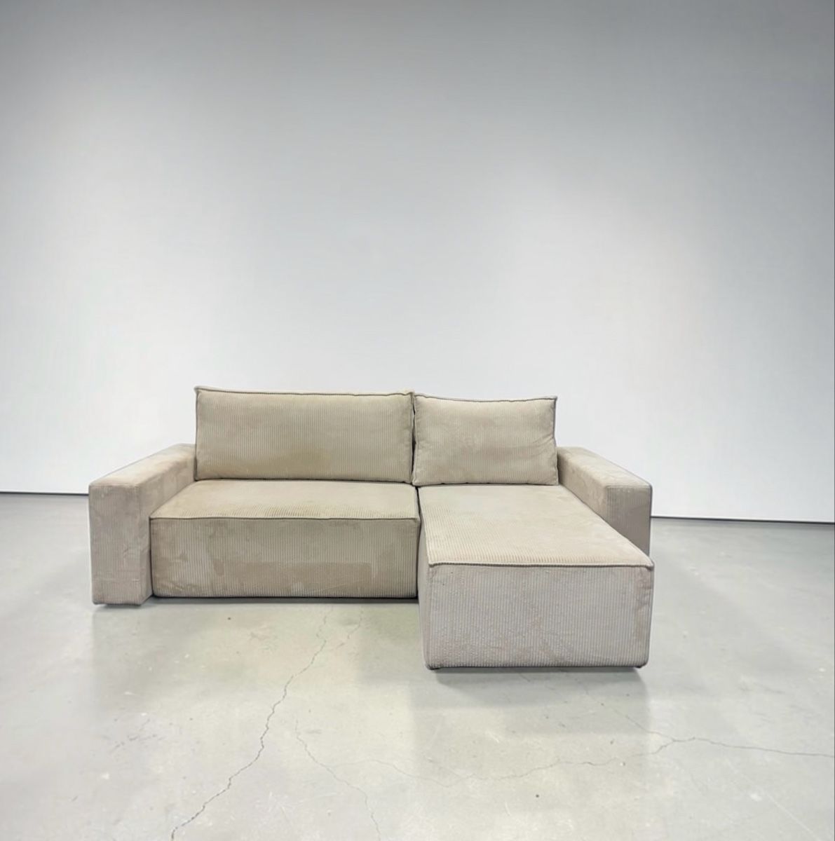 Sofas: Ecksofa Hellbeige mit Schlaffunktion und Stauraum – D'occasion à Fehraltorf par Sofalab.swiss 1