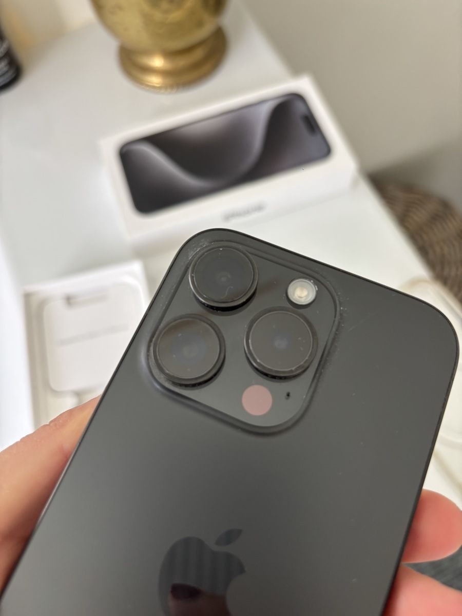 Apple Handys / Smartphones: iPhone 15 Pro  – Gebraucht aus Zürich von Flo021000 3
