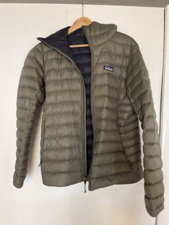 Patagonia Herren Down Sweater Hoodie Jacke basin green (M)