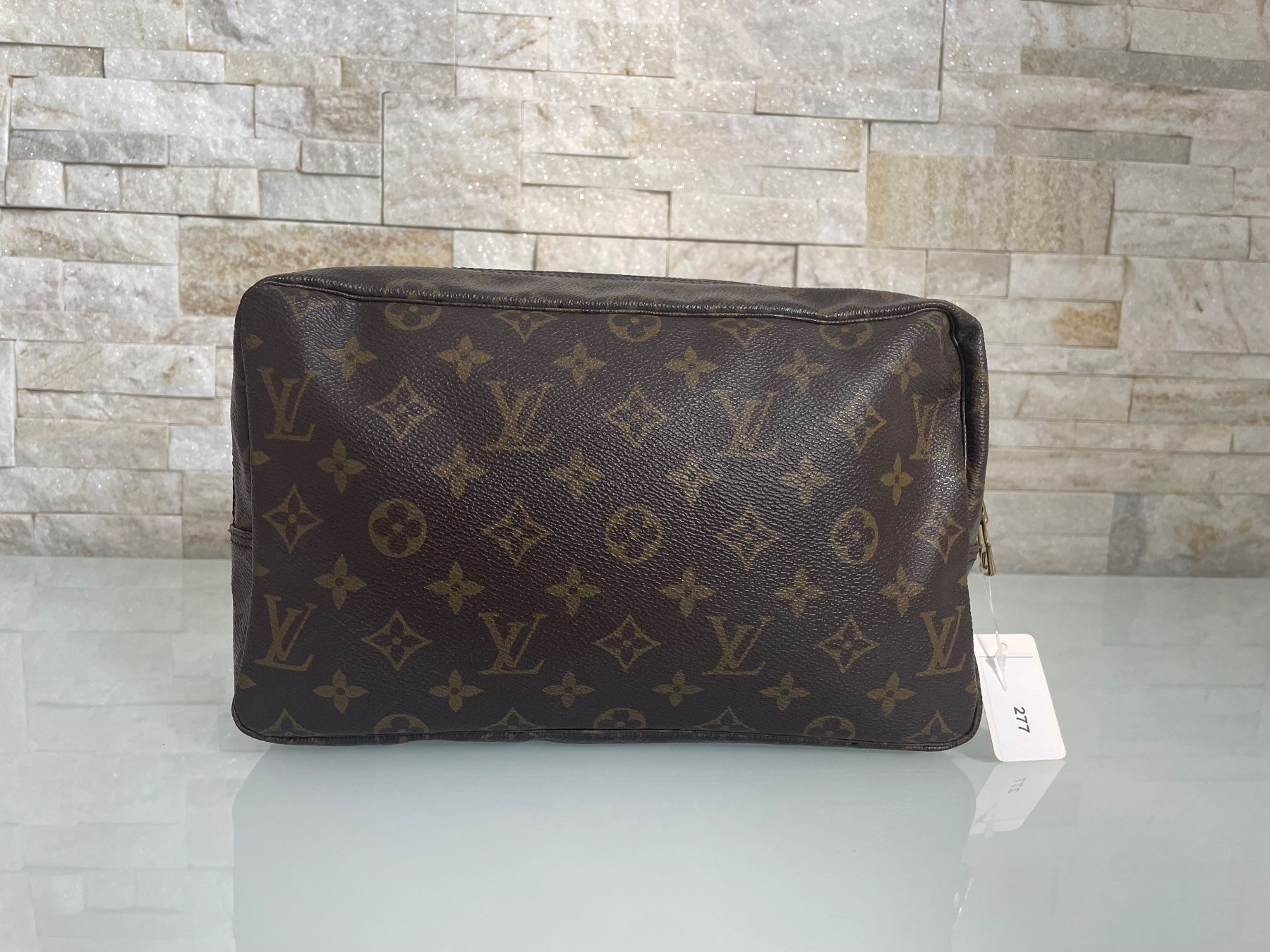 Louis Vuitton Borse da donna: Louis Vuitton Necessaire - Nr. 277 – Usato da Hittnau venduto da LuxAndMore 1