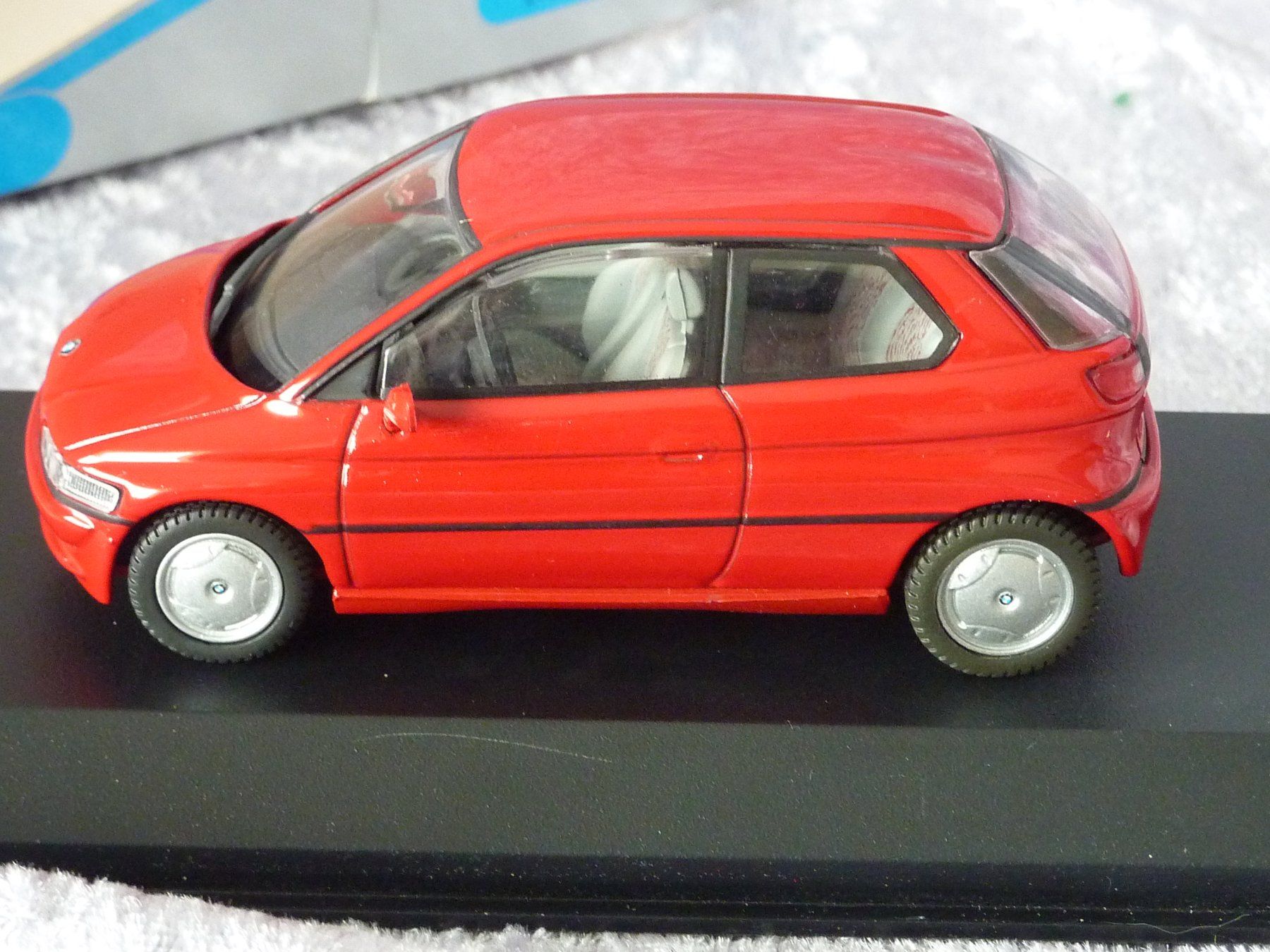 Minichamps Modellini d'auto: BMW E1 1991  1:43 – Nuovo e nell'imballaggio originale da Dürrenäsch venduto da modellautos4you 2