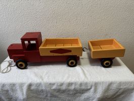 Holz Lastwagen und Anhänger