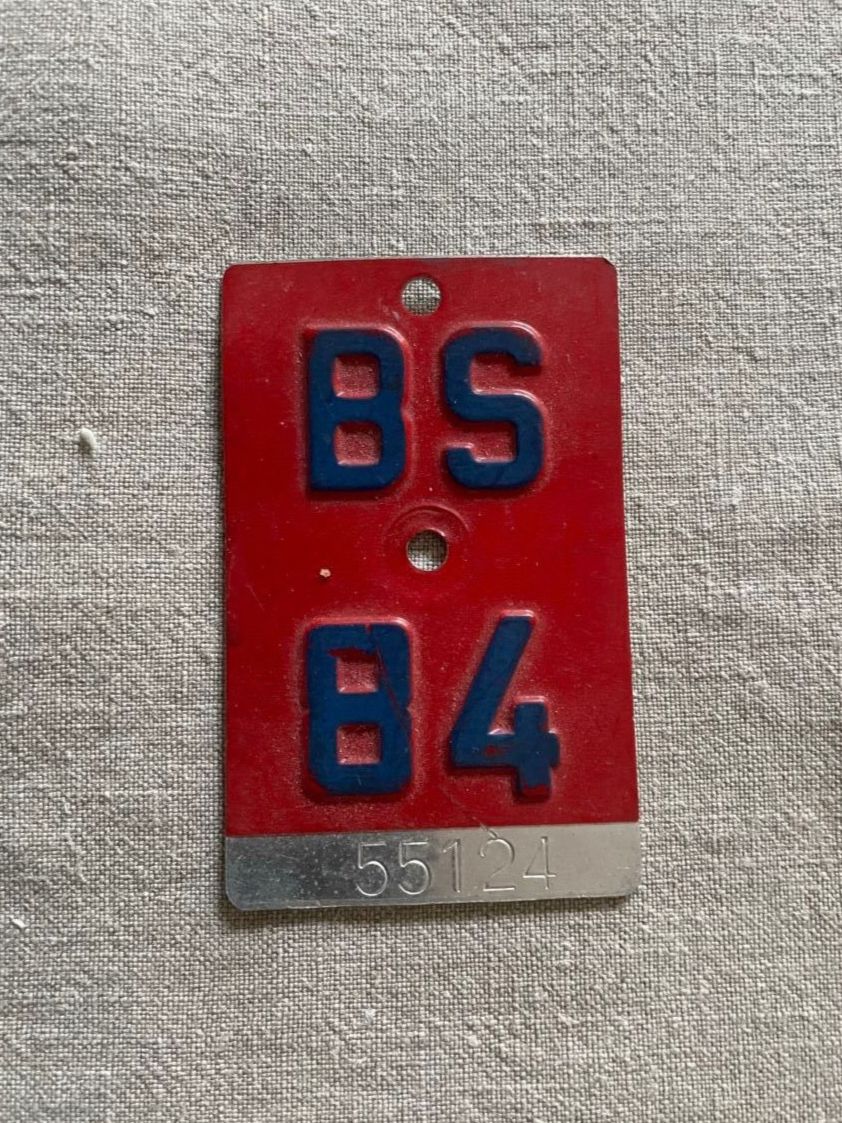 Insegne: Velonummer BS 84 – Usato da Basel venduto da steegg