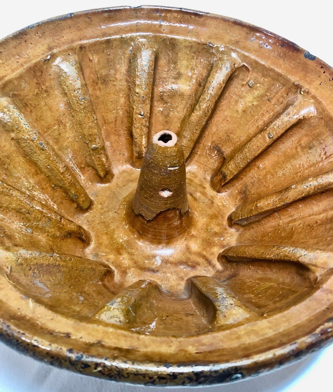 Teglie da forno: 2 sehr alte Gugelhopf - Backformen – Usato da Röschenz venduto da Sharjah 5