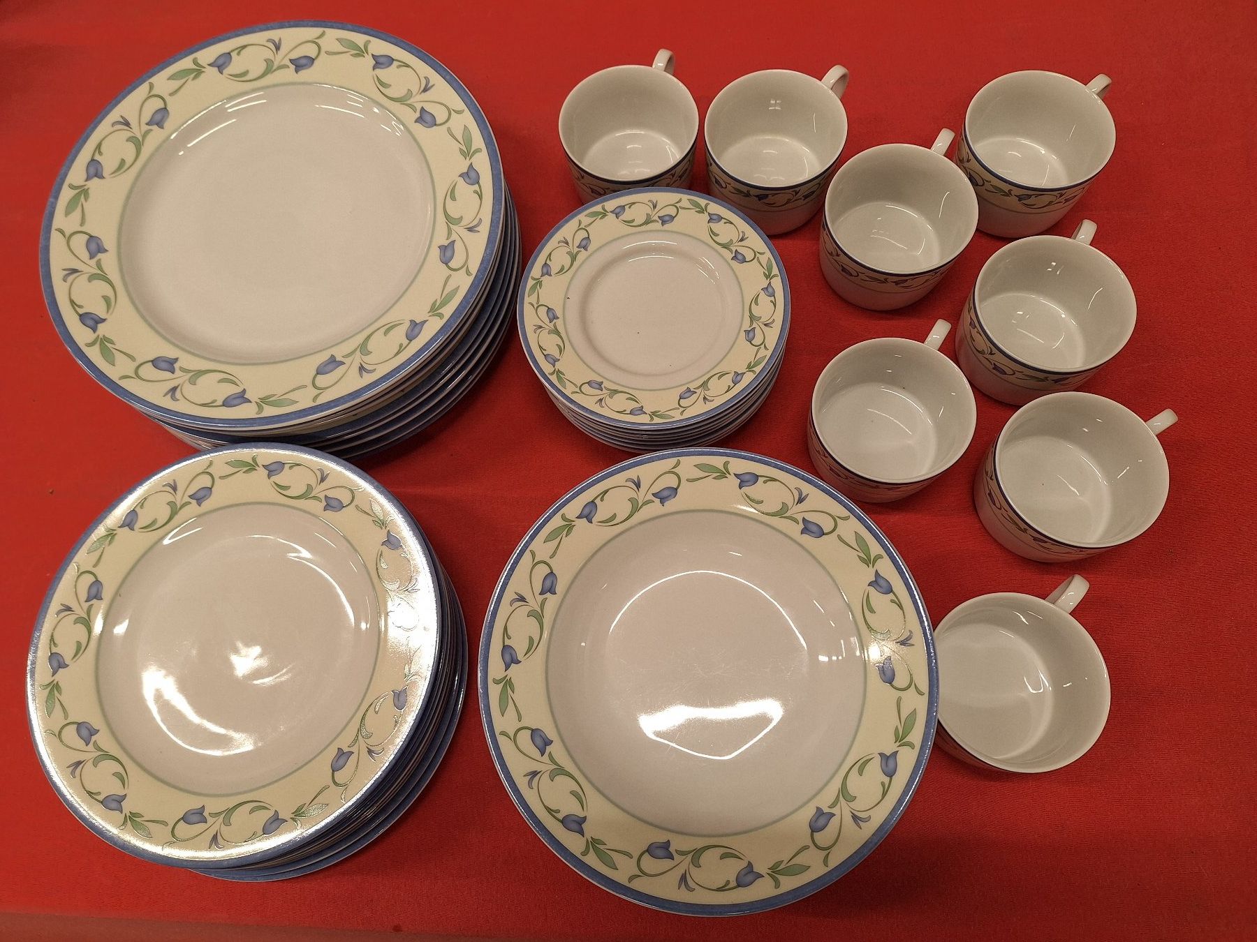 Set di piatti: 40 teiliges Geschirrset – Usato da Wegenstetten venduto da mcfly321