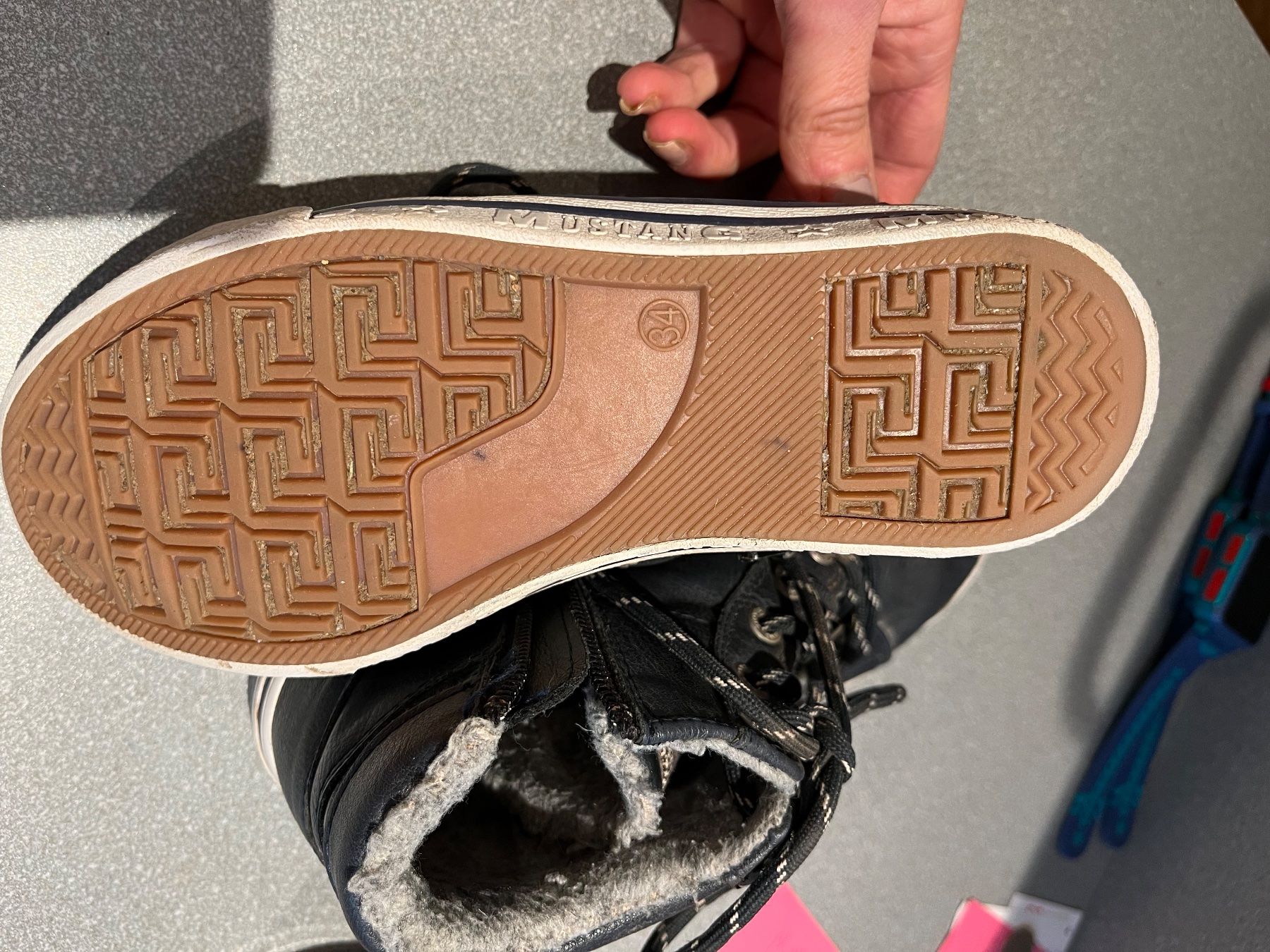 Mustang Scarpe per ragazzi: Leicht gefüterte Schuhe Jungs – Usato da Stadel venduto da Ani78 2