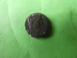 uralte Bronzemünze  14 mm     2.73 g