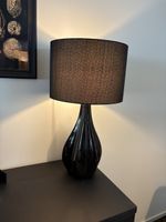 Tischleuchte in schwarz
