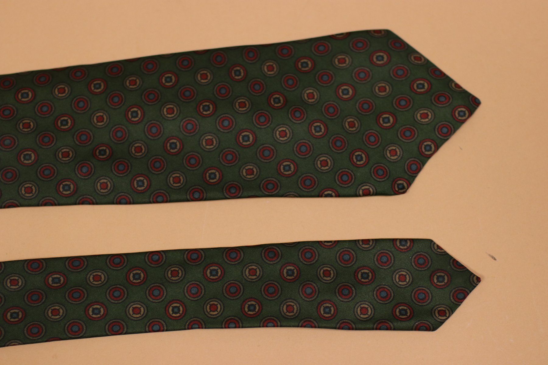 Pierre Cardin Cravates: Vintage PIERRE CARDIN silk tie – D'occasion à Hombrechtikon par BAZ-Vintage