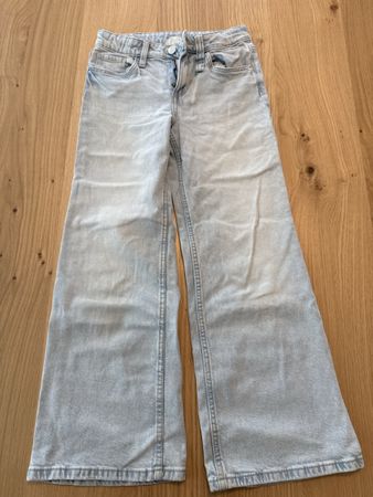 H&M Kinder Jeans Baggy Bootcut Leg Grösse 140 hellblau
