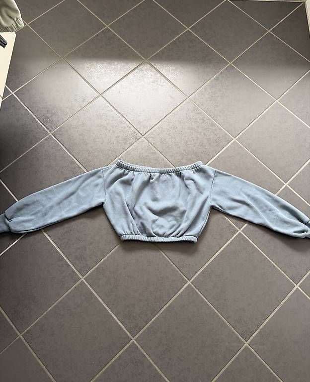 Tops: Blaues Crop-Blossom-Top – Gebraucht aus Affeltrangen von janaleiin 2
