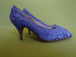 50thies Schuhe aus hellblauer Spitze Bleistiftabsatz