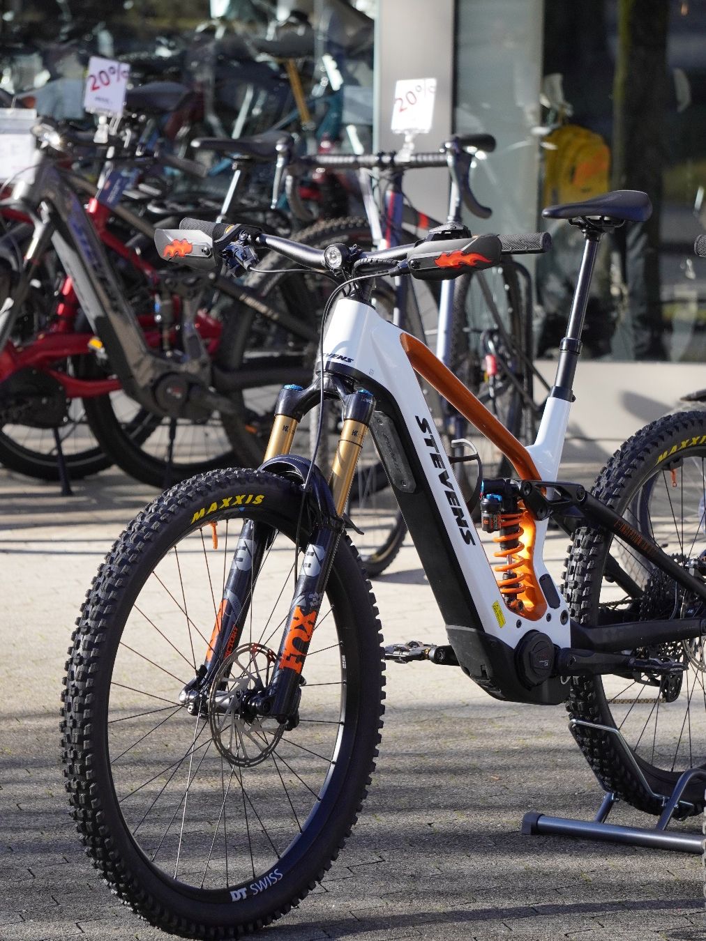 Stevens Vélos: Stevens E-Inception AM 8.7.1 Spezial – D'occasion à Domat-Ems par flo_6tf6 3