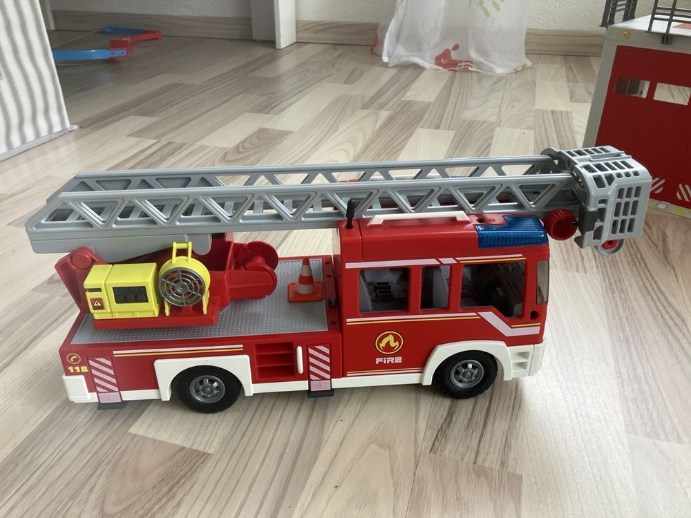 RoserRose Feuerwehrauto Spielzeug - 2-in-1 Mit 80cm Rennstrecke