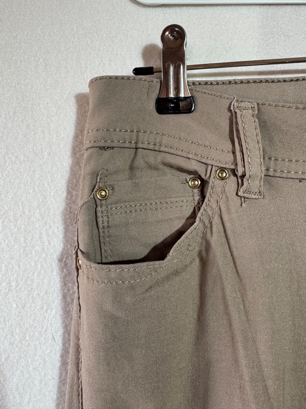 Pantaloni: Hose von Chicoree Gr. 38 – Usato da Grosswangen venduto da SALE_SALE_SALE 2