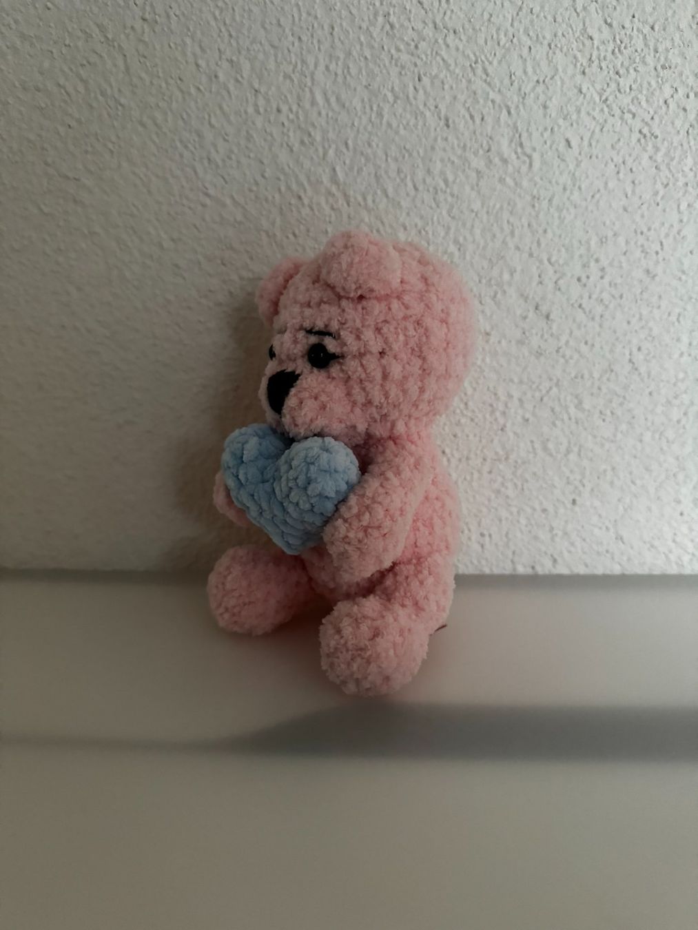 Giocattoli: Teddybär mit Herz - Selbstgestrickt  – Nuovo e nell'imballaggio originale da Basel venduto da Nermin00 1