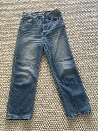Levis Ribcage Straight Ankle Jeans W28,L27