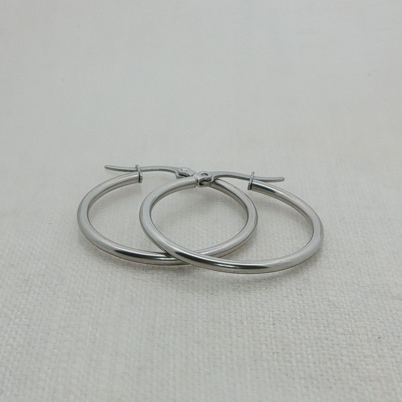 Olga Ribler Orecchini pendenti & Orecchini a lobo: Basic Edelstahl Creolen 30 mm – Nuovo (secondo la descrizione) da Luzern venduto da Schmuckoutlet 1