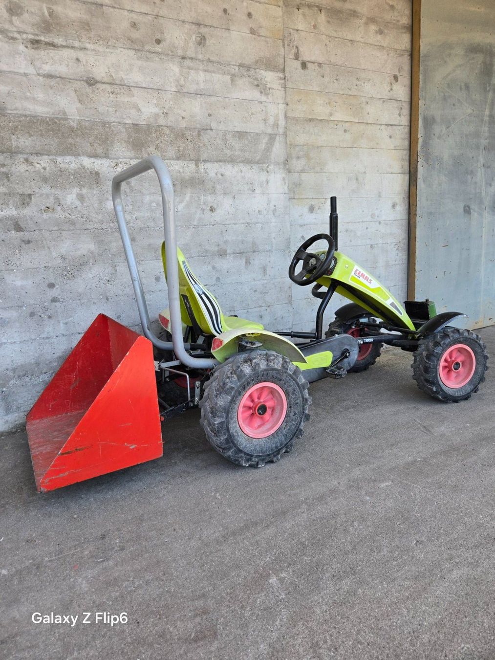 Veicoli per bambini: Berg Traktor mit diversem Zubehör – Usato da Weesen venduto da Lenco1 5