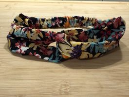Haarband mit Blumenmuster