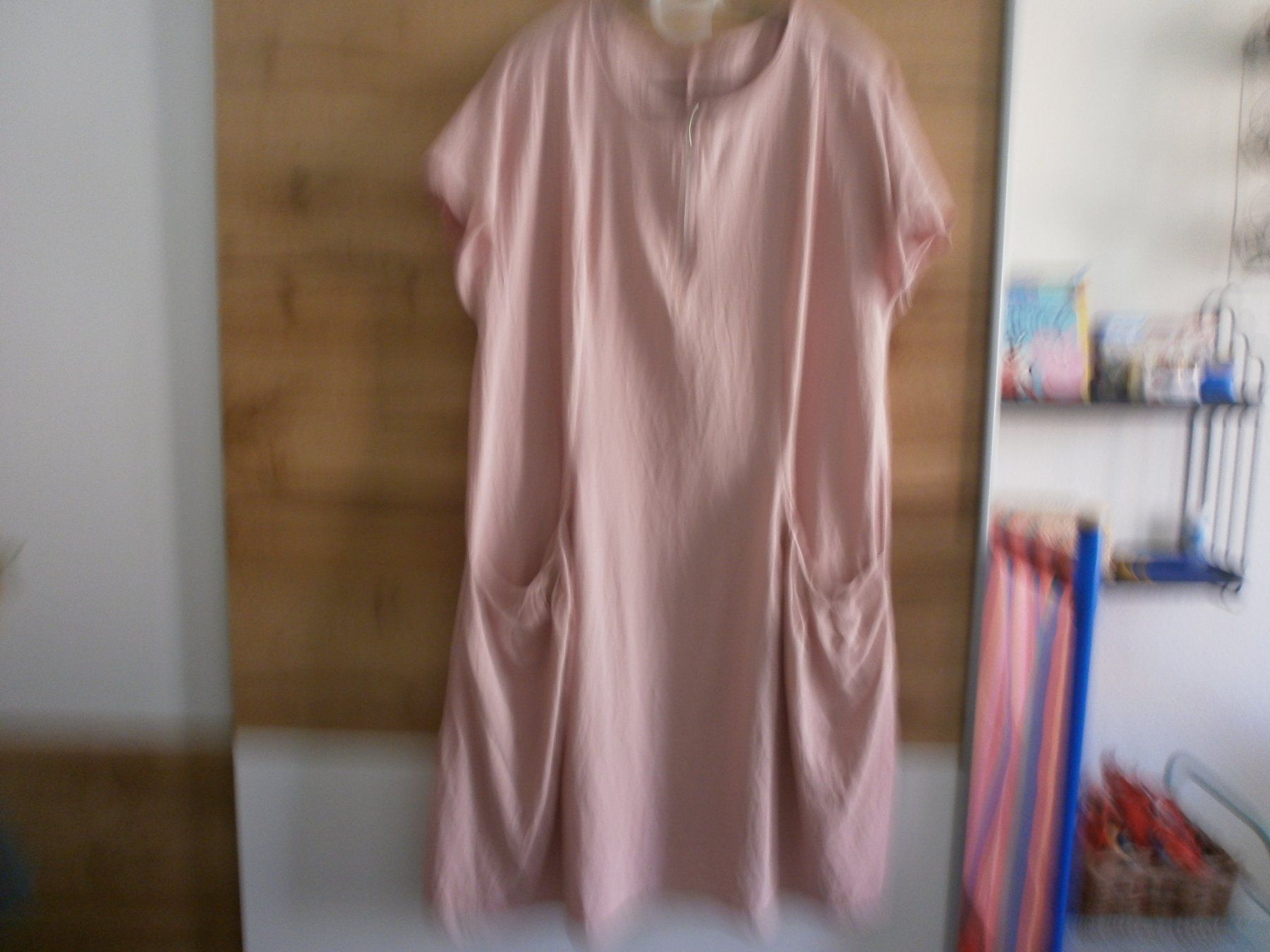 Vestiti: Kleid rosa kurzarm mit Taschen Grösse X L – Nuovo (secondo la descrizione) da Pratteln venduto da Sorbet