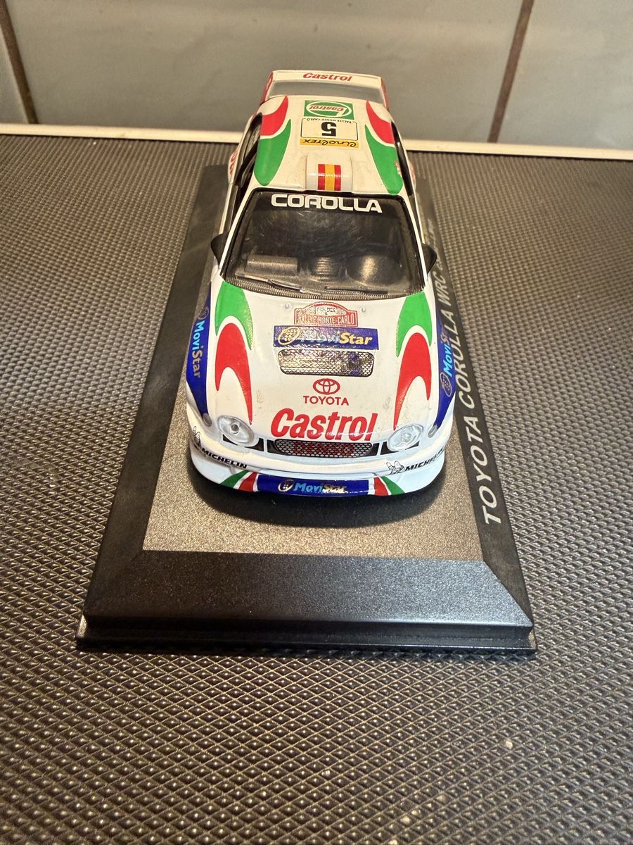 Toyota Modellini d'auto: Toyota Corolla WRC 1998. 1/43 – Usato da Versoix venduto da Jeannot57 2