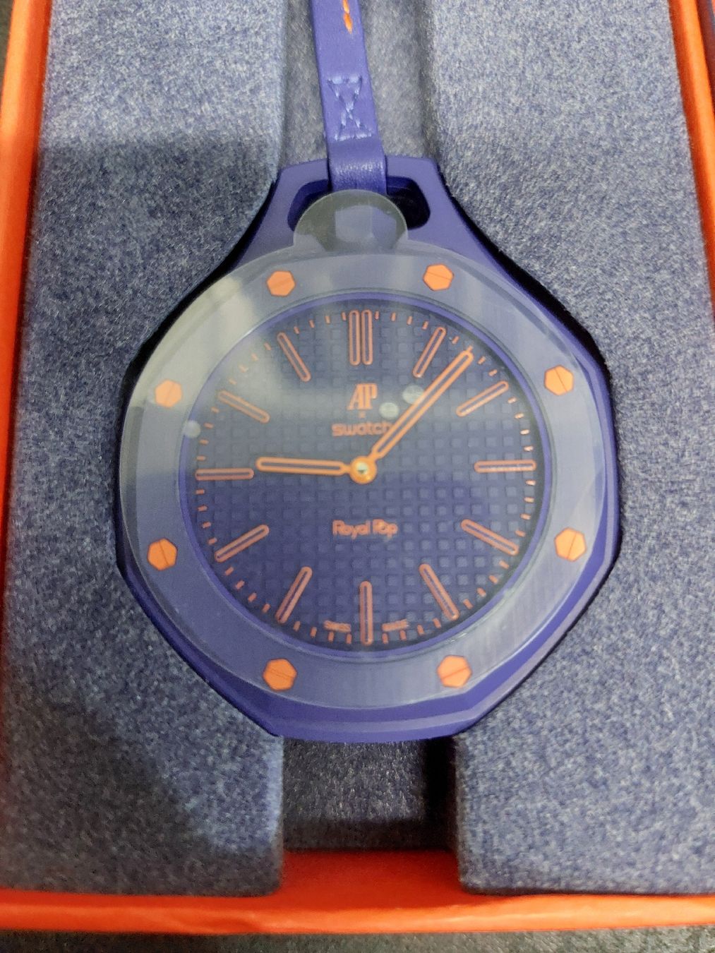 Swatch Montres: Audemars Piguet x swatch Royal Pop – Neuf avec emballage d'origine à Orpund par Sputn1k 1