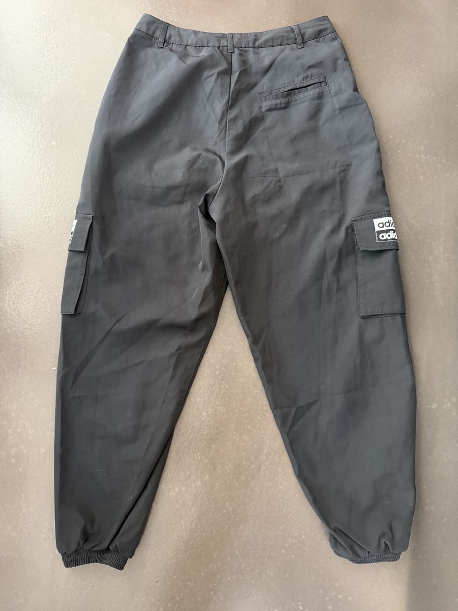 Pantalons: Adidas Hose  – D'occasion à Zürich par mel_p7z9 1