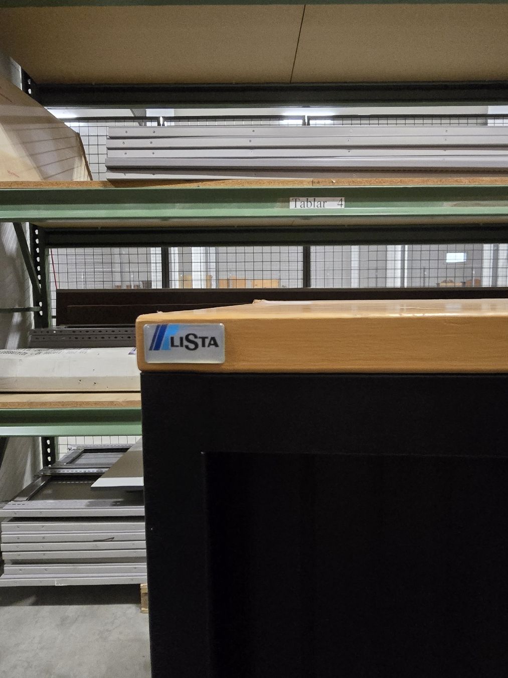Lista Armadi: Lista Schrank – Usato da Safenwil venduto da Leo.87. 2