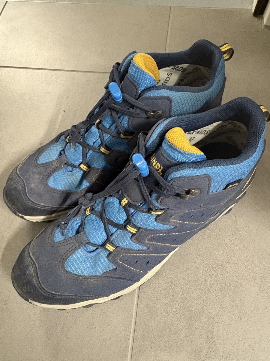 Chaussures garçon: Wanderschuhe Meindl – D'occasion à neerach par HeuWa