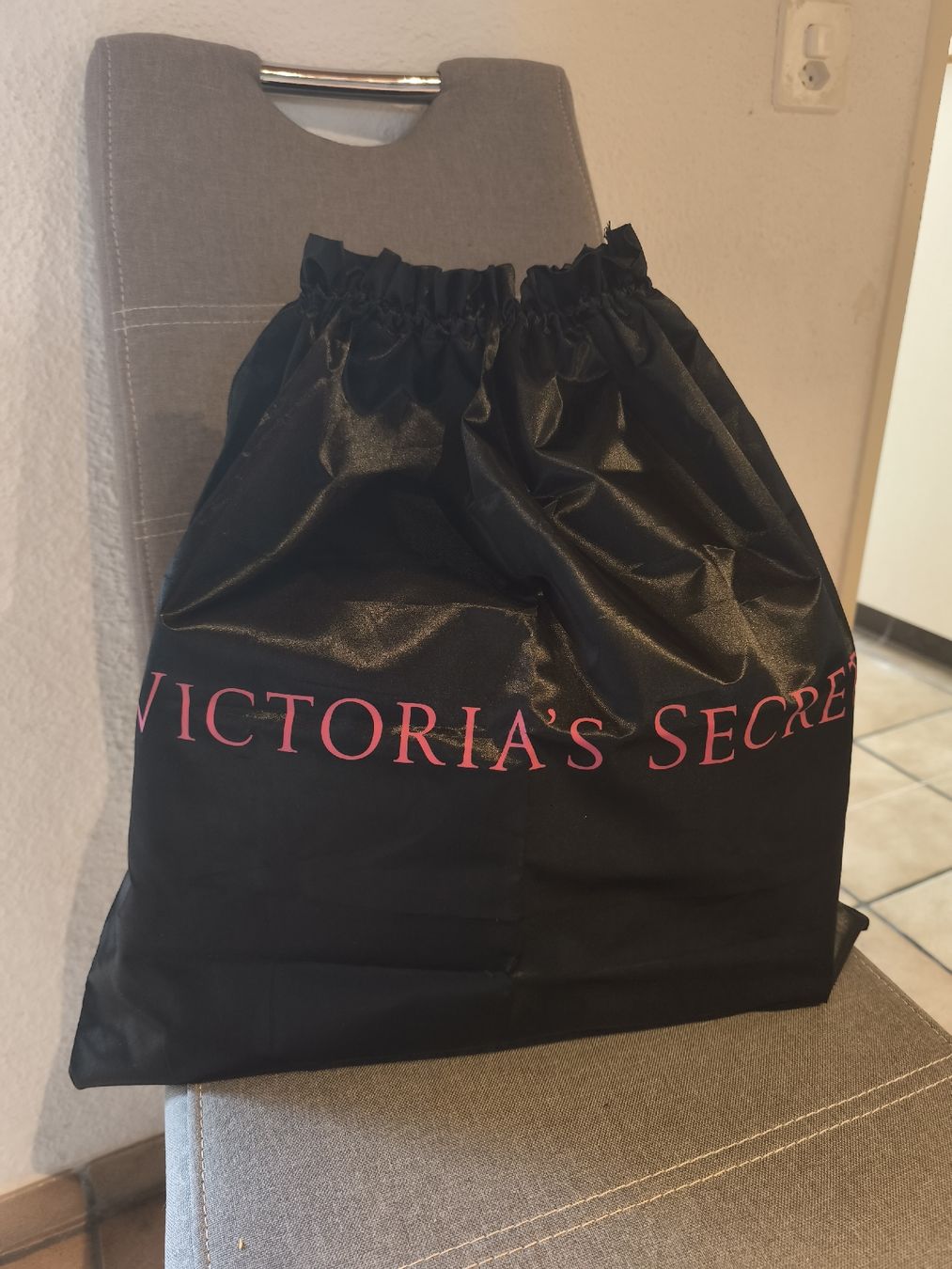 Victoria's Secret Borse: Victoria's Secret Handtasche rot – Usato da Subingen venduto da MZubi 3