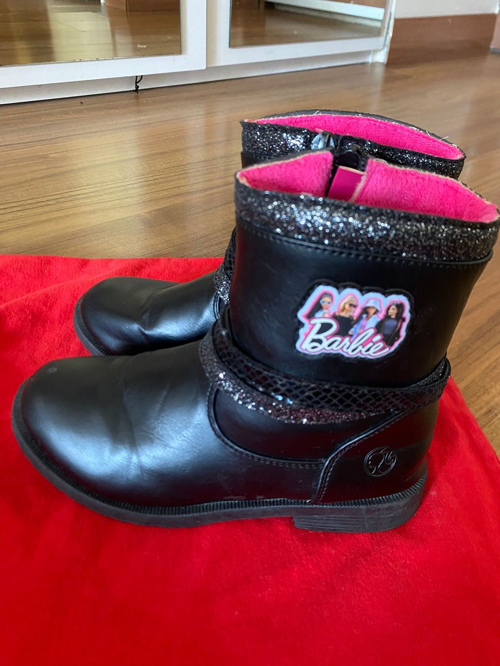 Schuhe für Mädchen: Stiefel Gr. 31 – Gebraucht aus Herisau von sen_8w8b