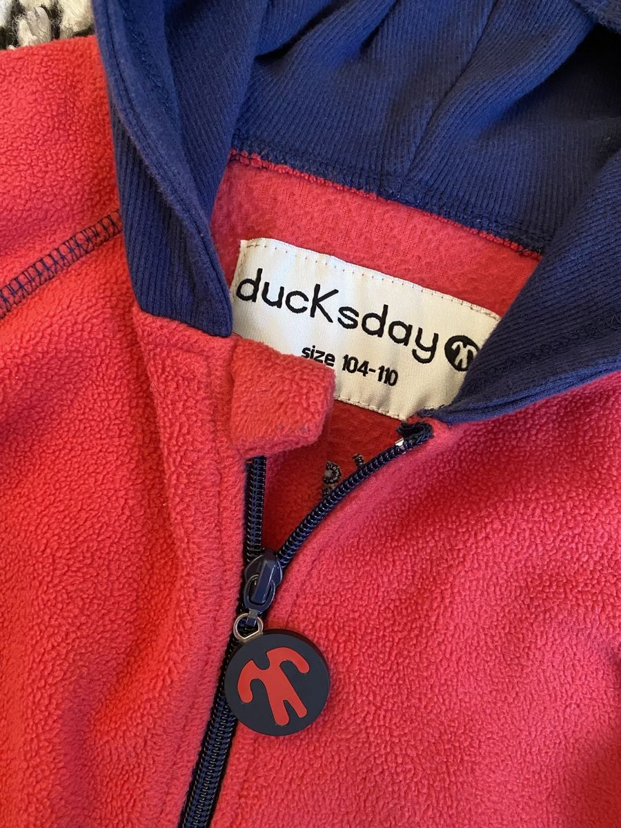 Completi: Ducksday Fleeceanzug Rot – Usato da Buchs ZH venduto da hipsternut 1
