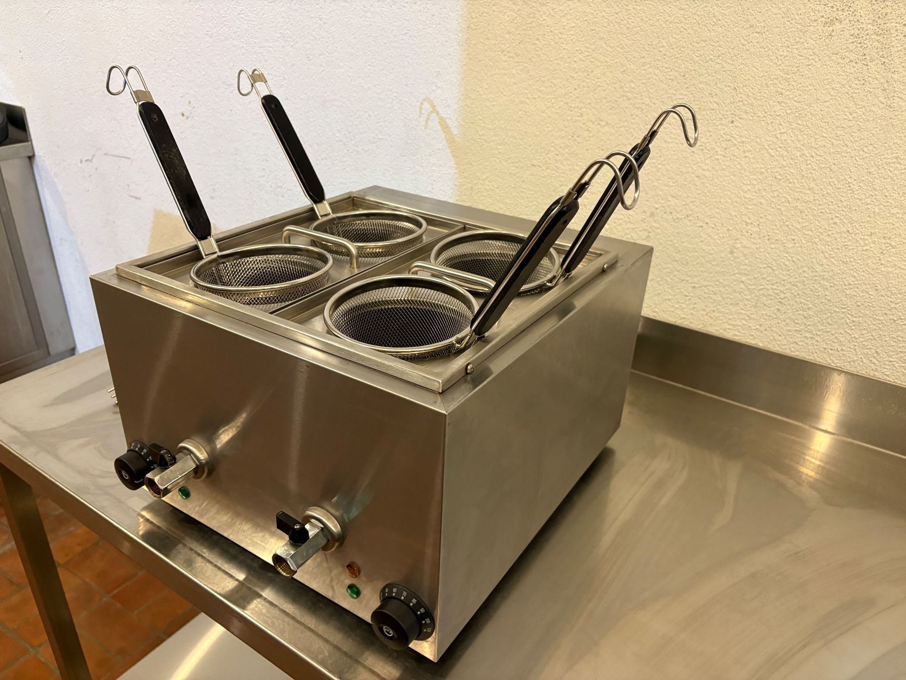 Ggm Gastro Appareils de cuisine: Gastro Pastakocher,Nudelkocher – D'occasion à goldau par G.app 1