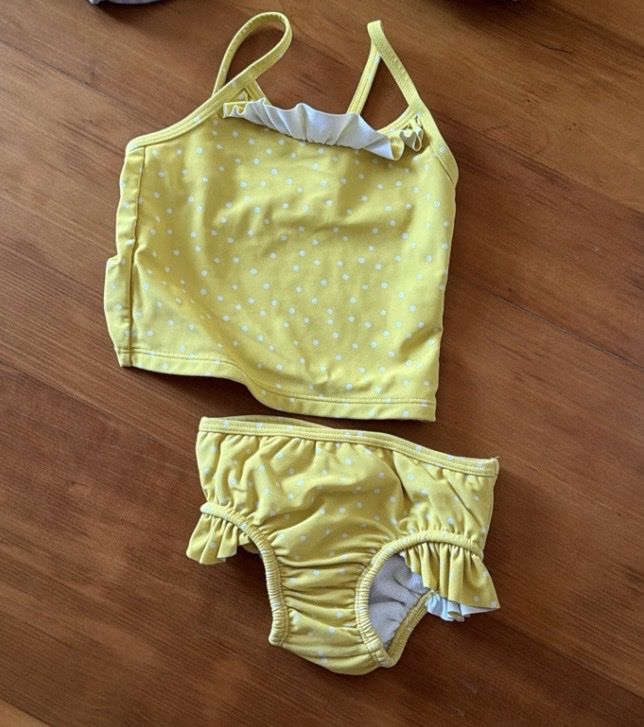 Maillots de bain: Badeanzug Mädchen Grösse 80 – D'occasion à Kerns par melanievd