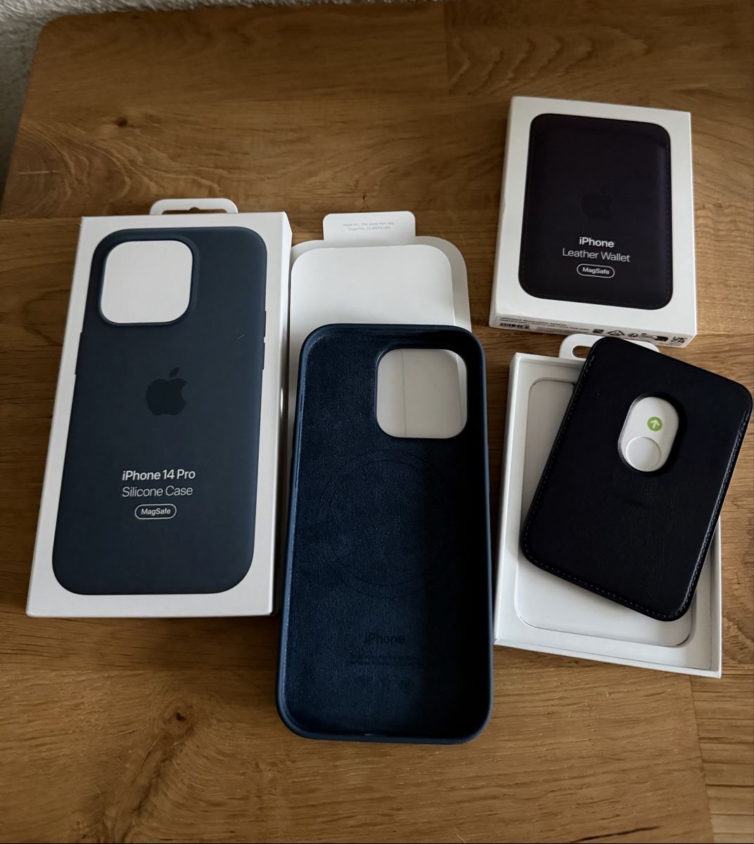 Apple Cover & Protezioni schermo: iPhone 14Pro Set Case & Wallet – Nuovo e nell'imballaggio originale da Gerlafingen venduto da Uragano 3