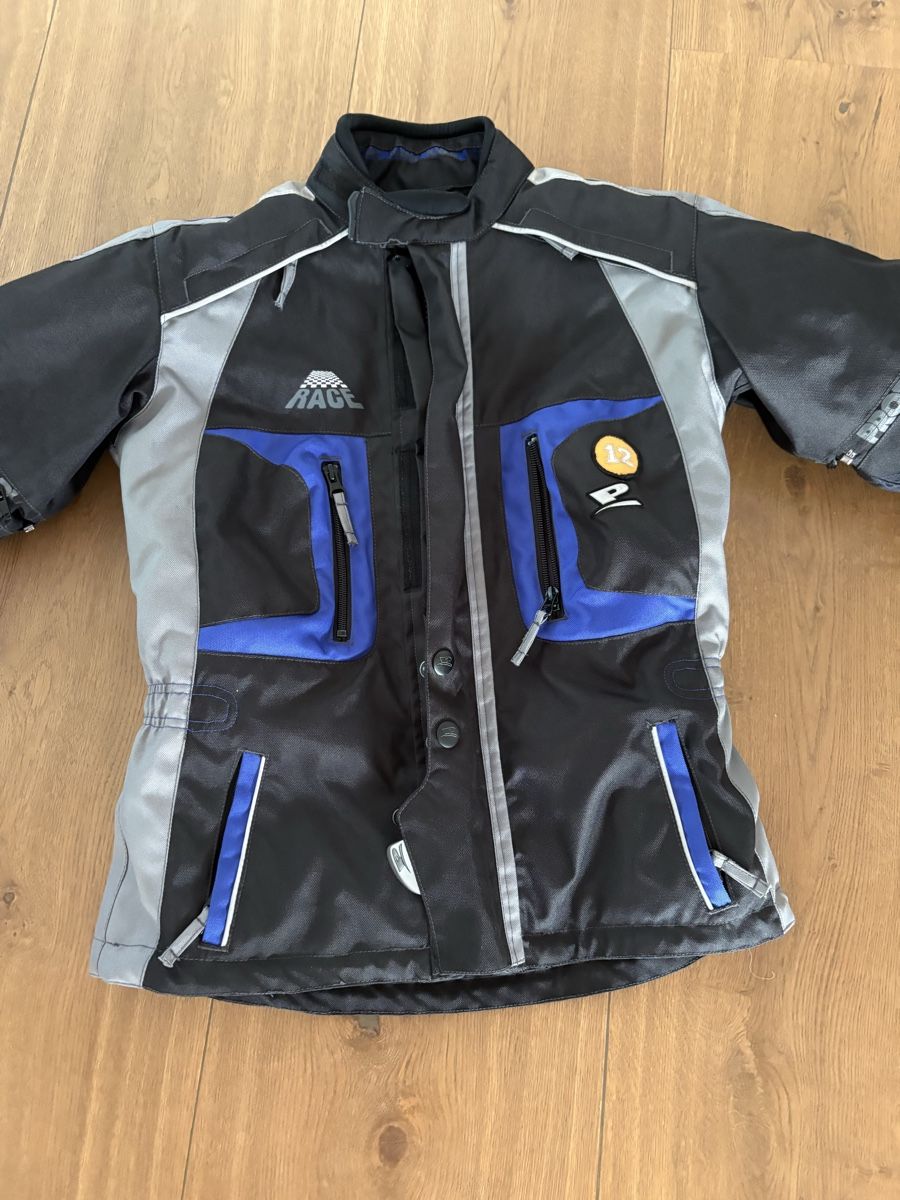 Vestes & Manteaux: Kinder Töffjacke gr 152-158cm  – D'occasion à Hochdorf par si981978