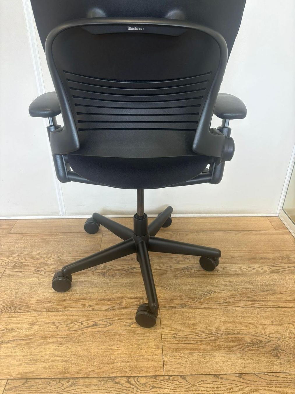 Steelcase Sedie: Refurbished Steelcase Leap Schwarz – Usato da Purmerend venduto da Offeco 5